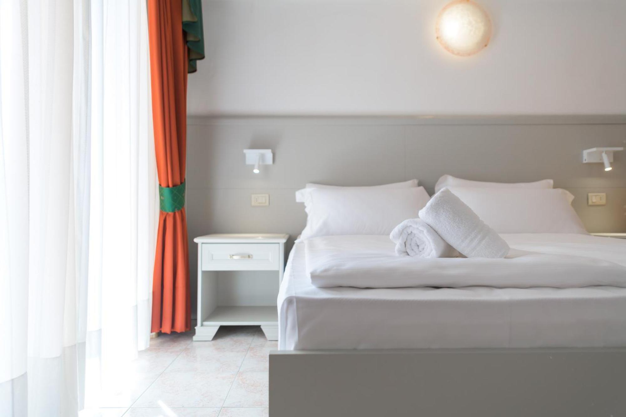 Hotel Garda Bellevue 리몬네술가르다 외부 사진