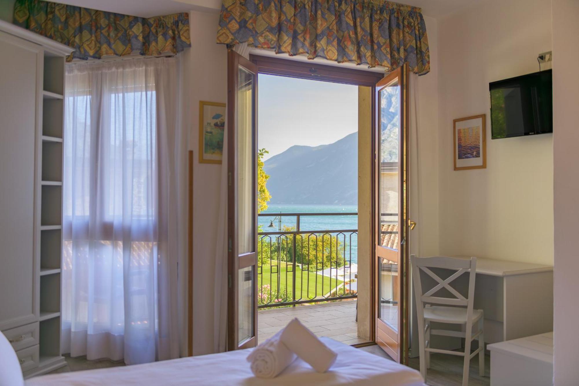 Hotel Garda Bellevue 리몬네술가르다 외부 사진