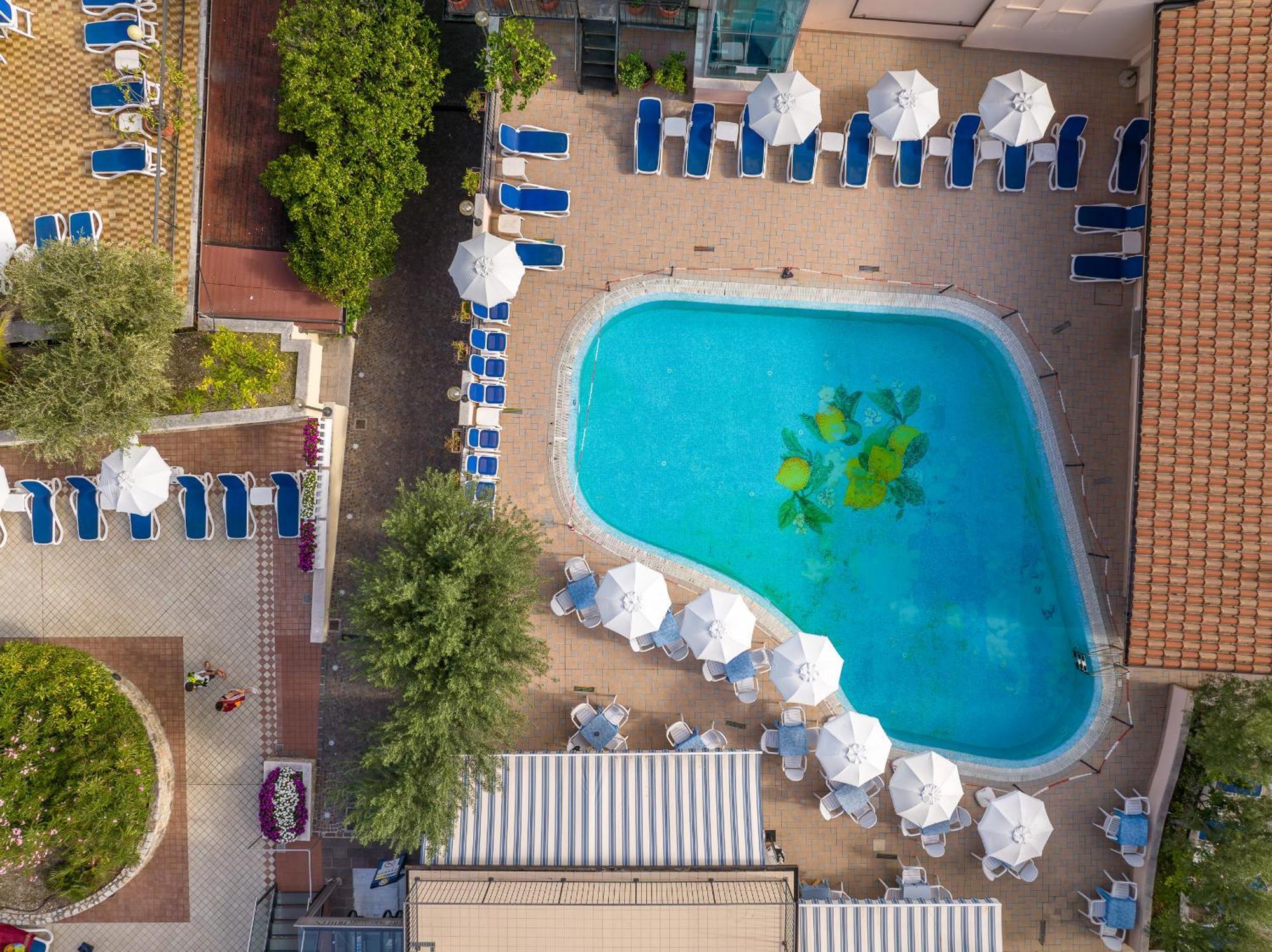 Hotel Garda Bellevue 리몬네술가르다 외부 사진