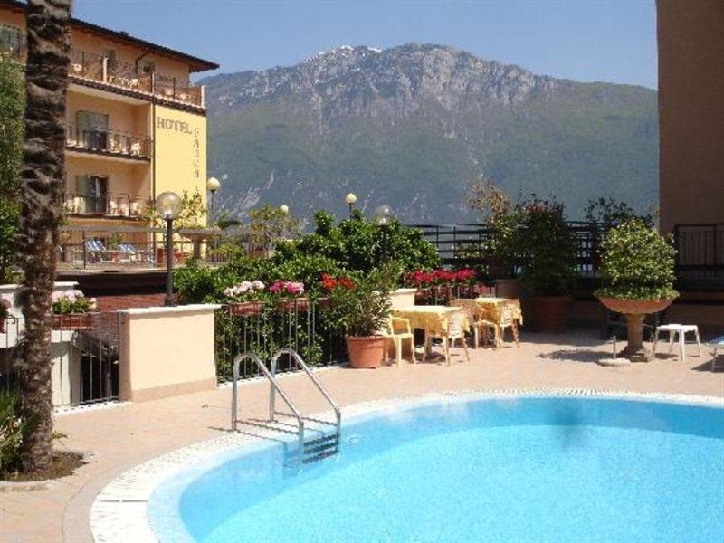 Hotel Garda Bellevue 리몬네술가르다 외부 사진