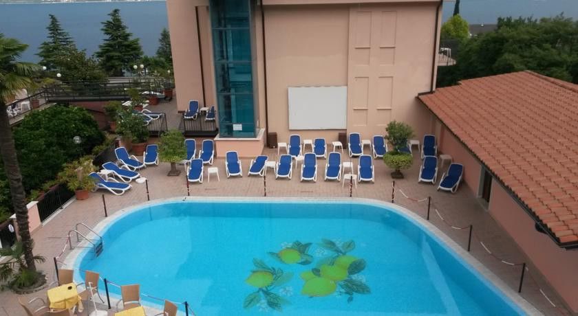 Hotel Garda Bellevue 리몬네술가르다 외부 사진